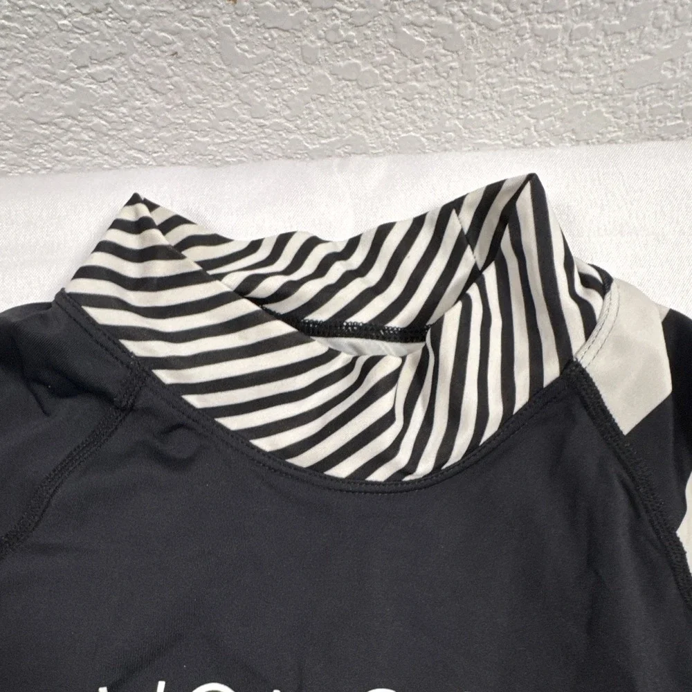 Volcom Mass Mode Long Sleeve Rash Guard Top Black/White Striped Size M